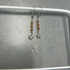 *NWOT* Silver and Gold Starfish Earrings
